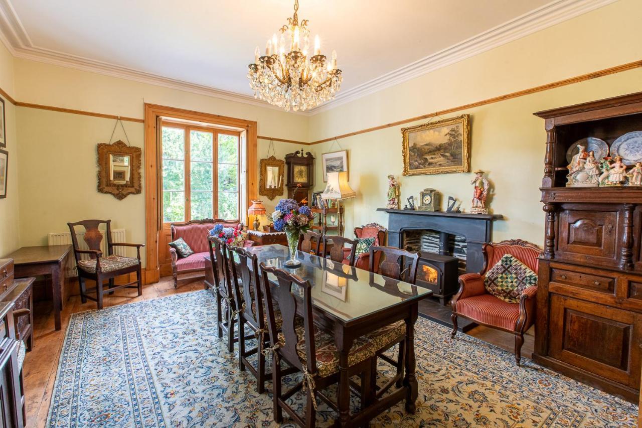 Taldraeth - Old Vicarage Guest House Penrhyndeudreath Екстериор снимка