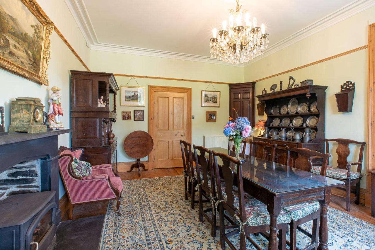 Taldraeth - Old Vicarage Guest House Penrhyndeudreath Екстериор снимка